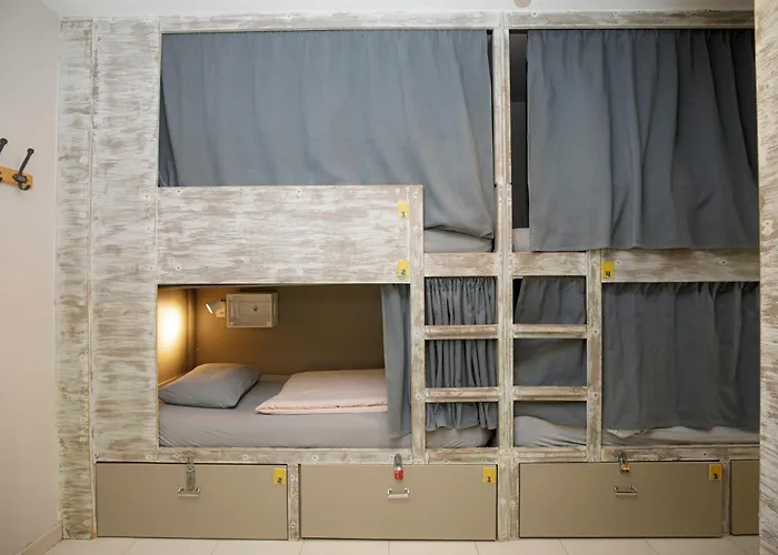Onefam Sants Albergue