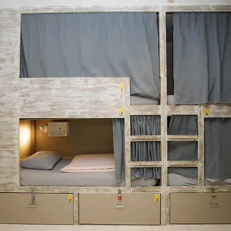 Onefam Sants Auberge de jeunesse