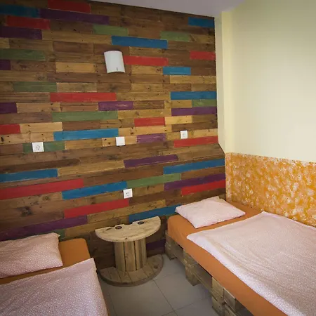 Onefam Sants Auberge de jeunesse *