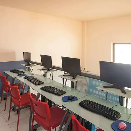 Onefam Sants Auberge de jeunesse